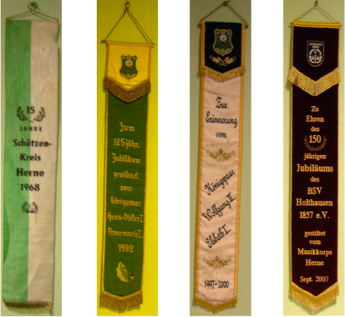 Die im Jahre 1958 geweihte Bataillonsfahne wurde bisher mit insgesamt 4 Erinnerungs- bzw. Freundschaftsbändern geschmückt. [1]