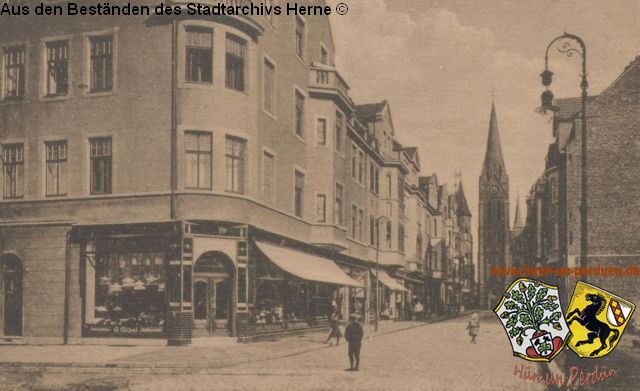 Datei:Behrensstraße mit Blick auf die St. Bonifatius Kirche, Postkarte, gelaufen 1927.jpg
