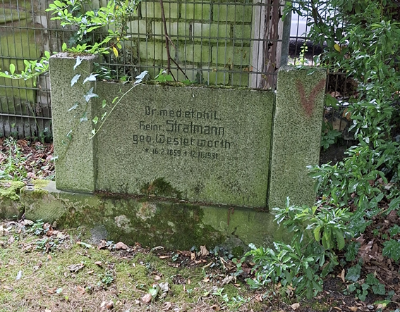 Datei:Bergelmann Friedhof 270 Stratmann Andreas Janik 20250707.jpg