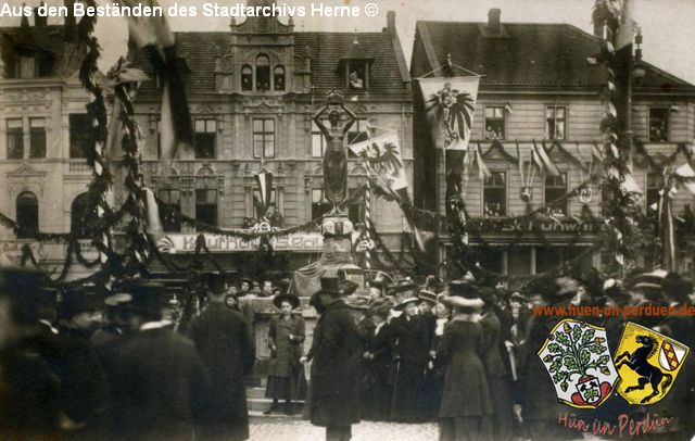 Datei:Feierliche Einweihung des Hohenzollern-Brunnens, 13. November 1909.jpg
