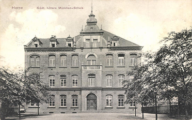 Höhere Mädchen Schule 1914.jpg