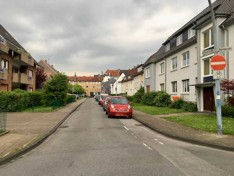 Datei:Hölderlinstraße 3 Thorsten Schmidt 20170507.jpg