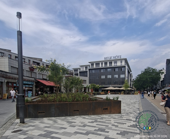 Datei:Janik Robert Brauner Platz Neue Höfe 30 Juni 2026.png
