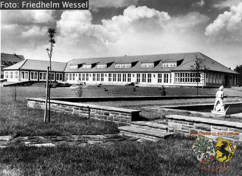 Datei:Kinderhaus St Ursula Außenansicht Friedhelm Wessel.jpg