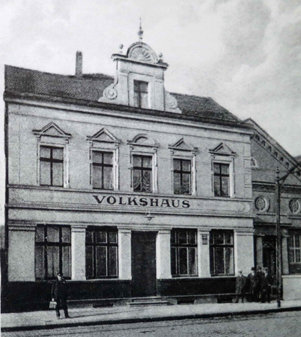 Datei:Volkshaus-Herne-in-den-1920.jpg