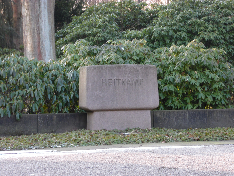 Datei:Waldfriedhof Grabstätte Heitkamp 2116 20170122.jpg