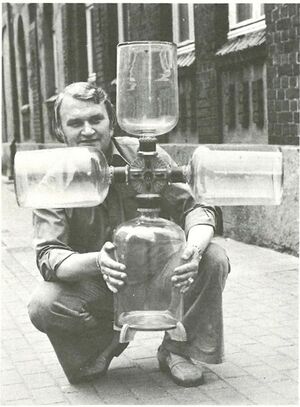 1975-02-Jonny1.jpg
