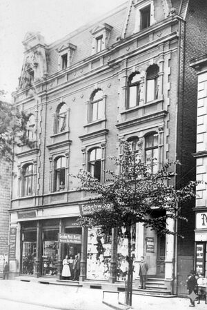 Bahnhofstraße-19-um-1910.jpg