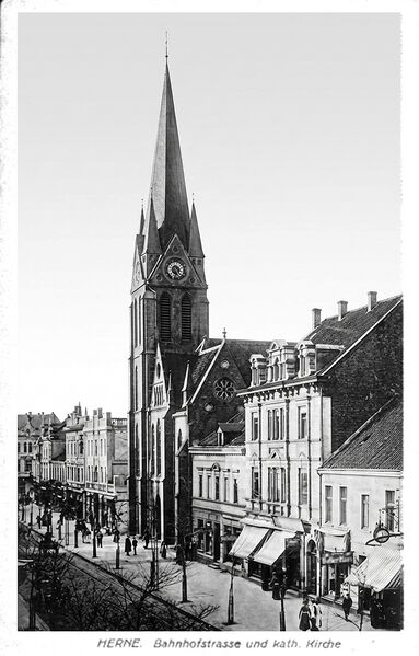 Datei:Bahnhofstraße-30-42-vor-1934.jpg