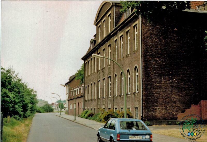 Datei:Janik-1990er-diedrichstraße.jpg