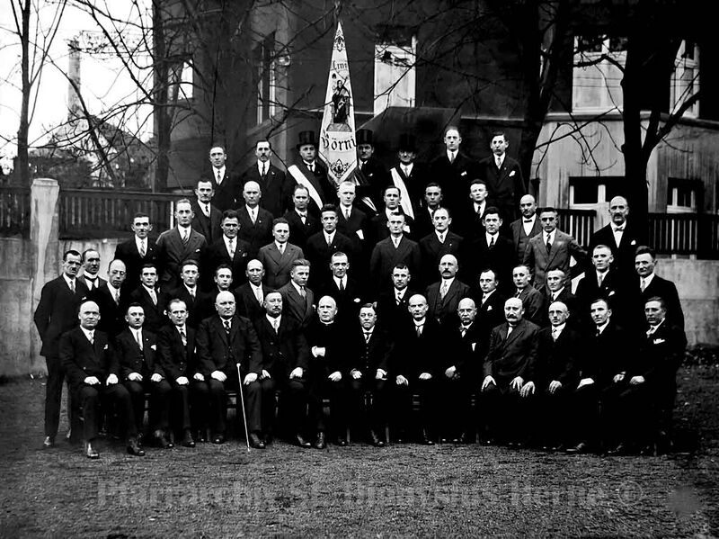 Datei:Männerchor-Germania-1898-1928.jpg