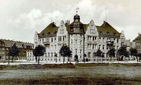 Um 1926