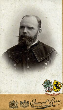 Ludwig Matz als Steiger, undatiert. Aufnahme aus dem Atelier des Kaiserlichen Hofphotographen Edmund Risse, Niederlassung Bochum, Friedrichstraße 35.[1]