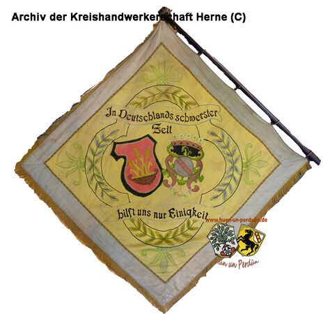 Wahlspruch: "In Deutschlands schwerster Zeit - hilft uns die Einigkeit." (Quelle: Archiv der Kreishandwerkerschaft Herne [2])