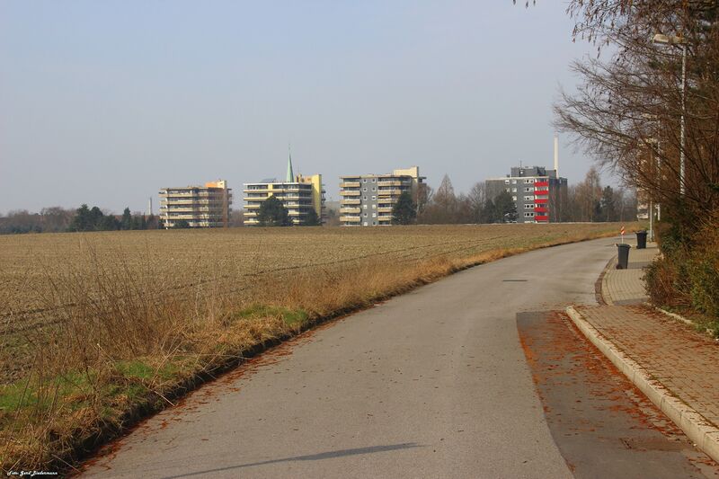 Datei:Am Düngelbruch2-gb-2015.jpg