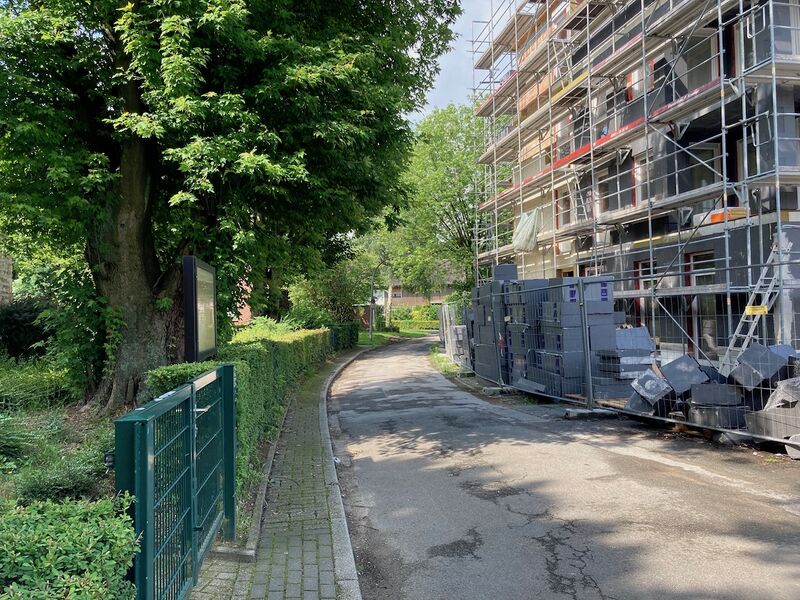 Datei:An der Barbarakirche TS 20210704.jpg