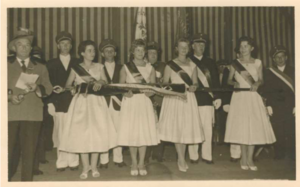 BSV Holthausen Ehrendamen 1958 Sammlung Elsbeth Ruthe.png