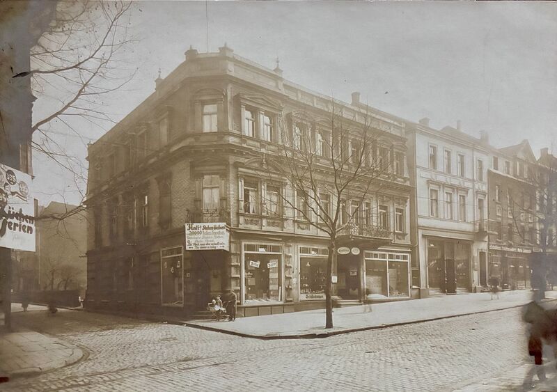 Datei:Bahnhofstrasse 26 um 1928 Archiv Hotel Sicking.jpg