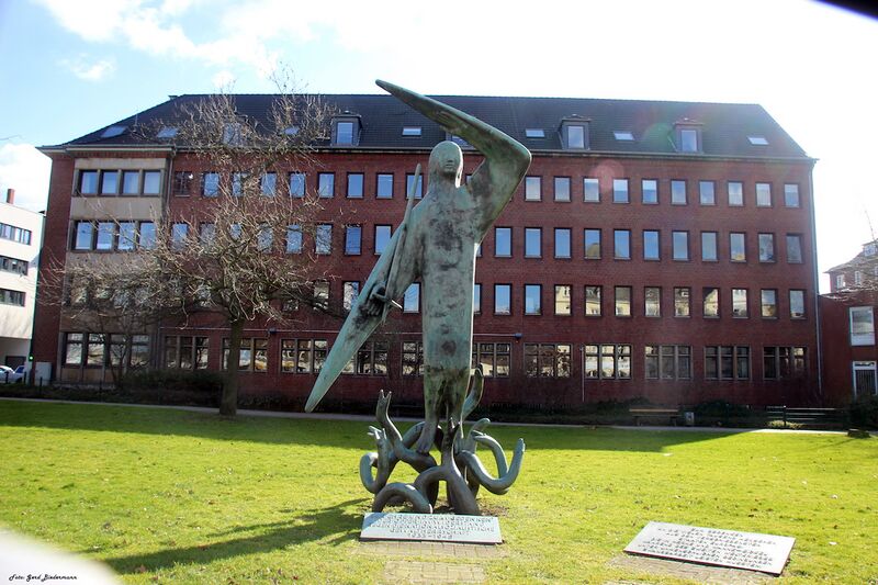 Datei:Bebelstraße Denkmal Gerd Biedermann 2016.jpeg