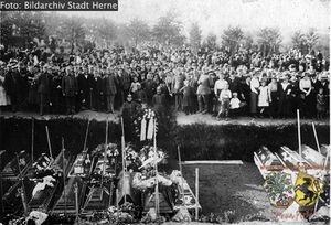 Beerdigung FdG Kumpel 1918 Bildarchiv Stadt Herne.jpg
