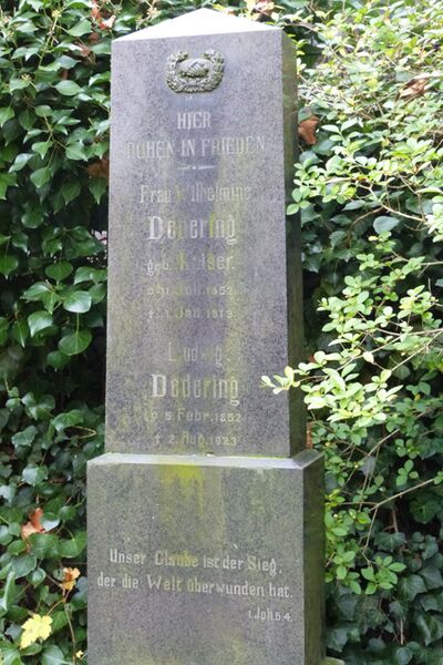 Datei:Bergelmann Friedhof 237 Dedering Andreas Janik 2014.jpg