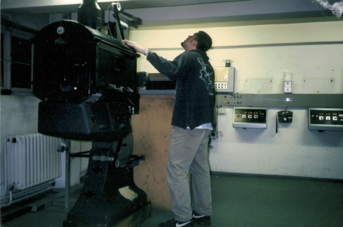 Arndt Klups bei der Arbeit am Projektor [4]]]