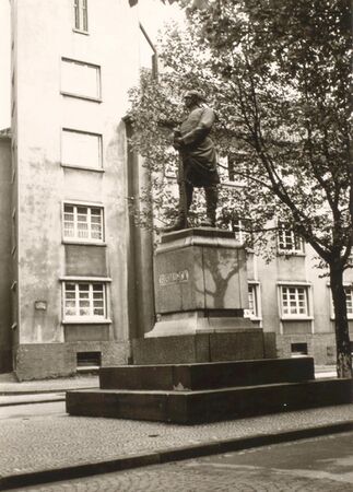 Bismarck-Denkmal Eickel, Reichsstraße.jpg