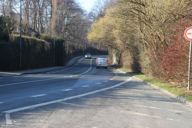 Datei:Castroperstraße alte Brückenpfeiler.jpg