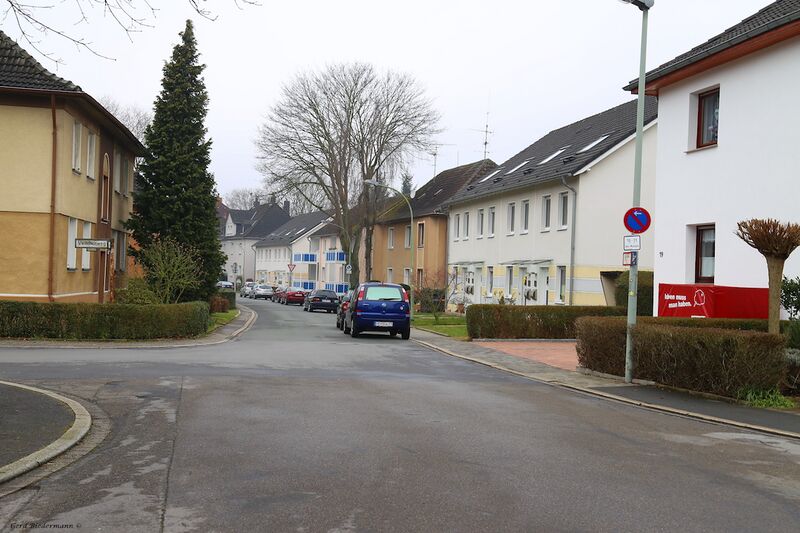 Datei:Dahlienweg Gerd Biedermann 2016.jpeg