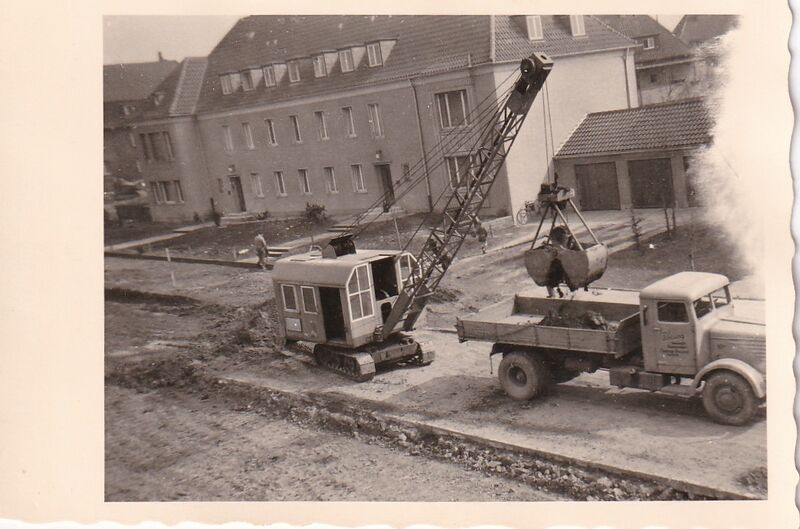 Datei:Die Eickeler Straße wird gebaut Sammlung Helga Kawashima.jpg