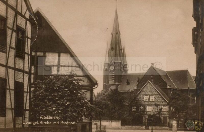 Datei:Die evangelische Hauptkirche mit Pastorat, um 1928.jpg