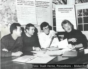 Dietrich Scholz und Kollegen 1989 Bildarchiv.jpg