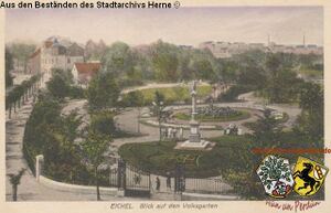 Eickeler Volksgarten mit Siegessäule, kolorierte Postkarte, gelaufen 1918.jpg