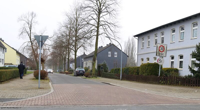 Datei:Eintrachtstrasse Gerd Biedermann 2016.jpeg