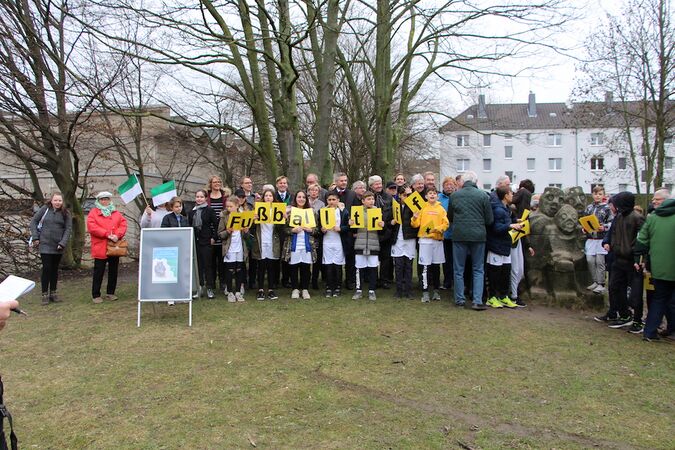 Gruppenfoto mit Anwesenden der Eröffnungsfeier [8]