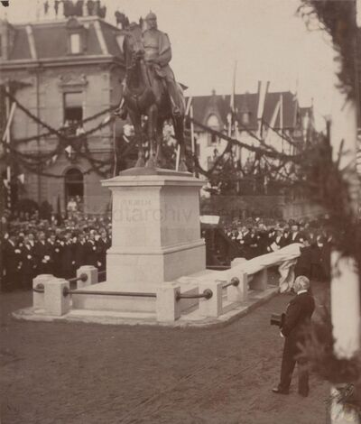 Einweihung des Kaiser-Wilhelm-Denkmals am 27. September 1903.jpg