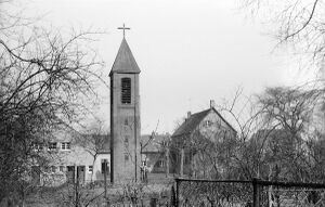 Emmaus-Kirche Doris Saisch oJ.jpg