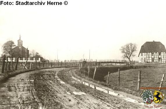 Emscher mit Kirche und Schule, um 1908