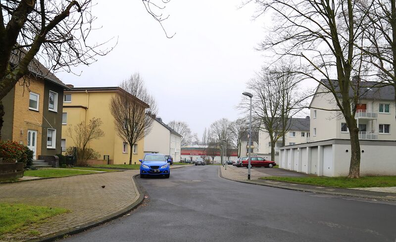 Datei:Fliederweg Gerd Biedermann 2016.jpeg