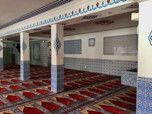 Seitliche Sicht im Gebetsraum der Herne Merkez Camii