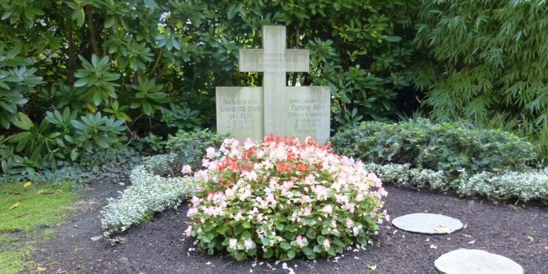 Datei:Grab Ludwig Steil Evangelische Kirchengemeinde Wanne-Eickel.jpg