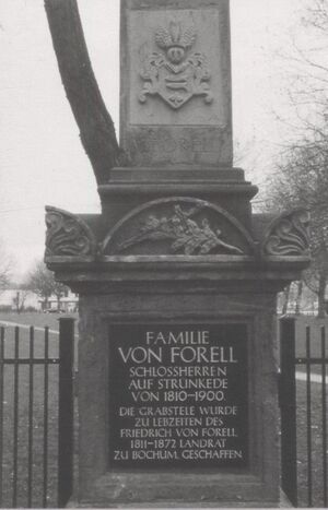 Grabdenkmal Familie von Forell.jpg