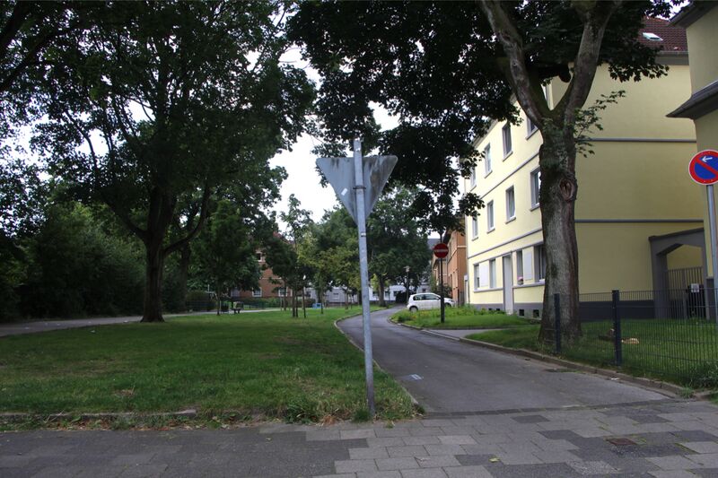 Datei:Gruener Ring 2080 TS 20210815.jpg