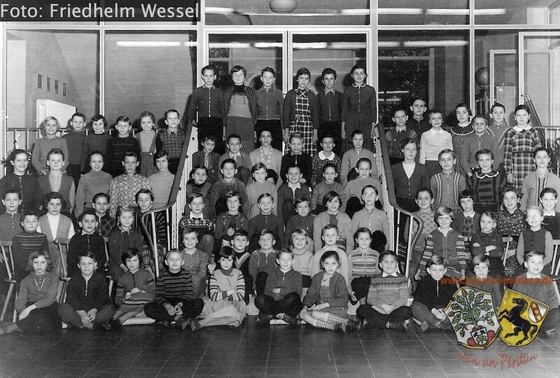 Datei:Hammelbach Gruppenbild mit Friedhelm Wessel 1960er.jpg