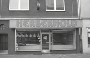 Hauptstraße 033 Wolfgang Berke 2002.png