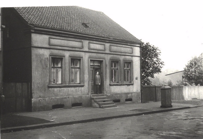 Datei:Haus von Berke 1955 Sammlung Liedtke.png