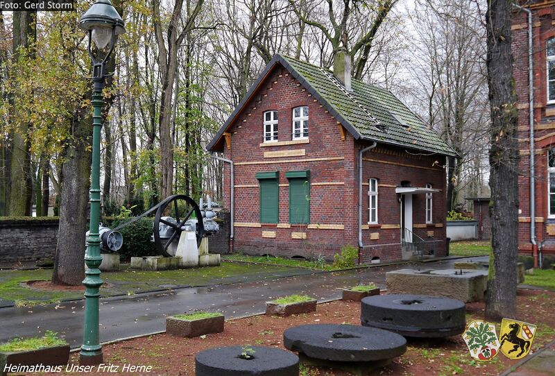 Datei:Heimatmuseum Unser Fritz 90 Gerd Storm 20151129.jpg