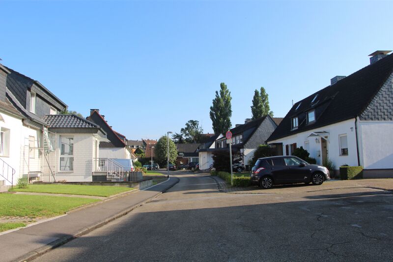 Datei:Im Sonnenschein 2010 TS 20210725.jpg