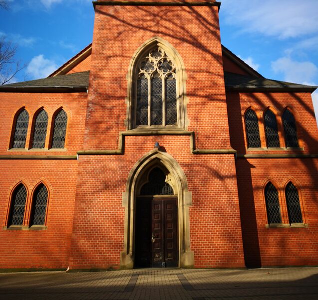 Datei:Johanniskirche Sodingen 2019 V2.jpeg