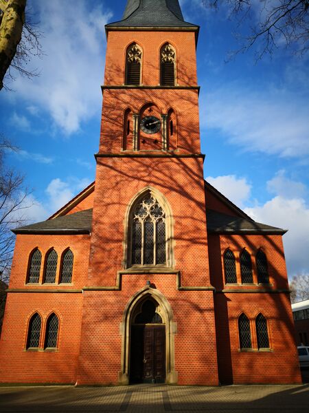 Datei:Johanniskirche Sodingen 2019 V3.jpeg